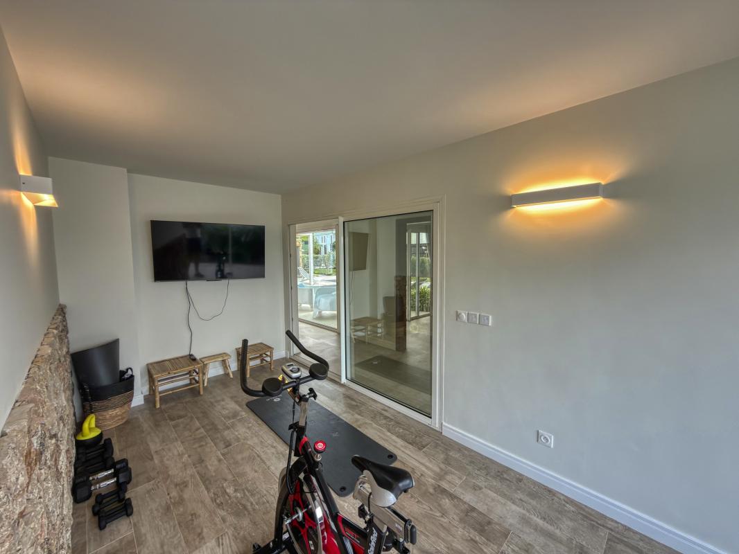 26.Location Villa piscine vue mer St François Guadeloupe_Salle de sport